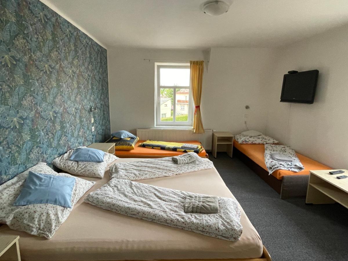 Penzion Slunecnice Dvur Kralove nad Labem Exterior photo